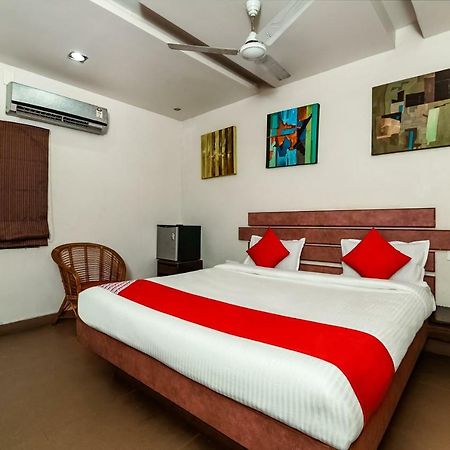 Oyo 28856 Manjeera Inn Visakhapatnam Esterno foto