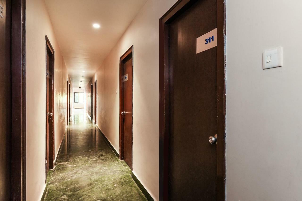 Oyo 28856 Manjeera Inn Visakhapatnam Esterno foto
