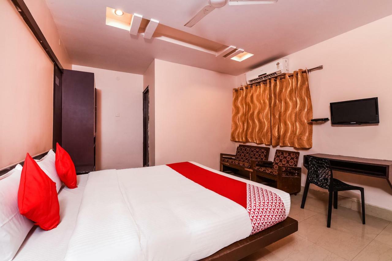 Oyo 28856 Manjeera Inn Visakhapatnam Esterno foto