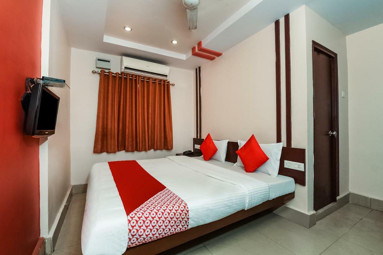 Oyo 28856 Manjeera Inn Visakhapatnam Esterno foto