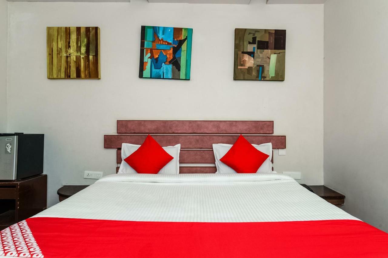 Oyo 28856 Manjeera Inn Visakhapatnam Esterno foto