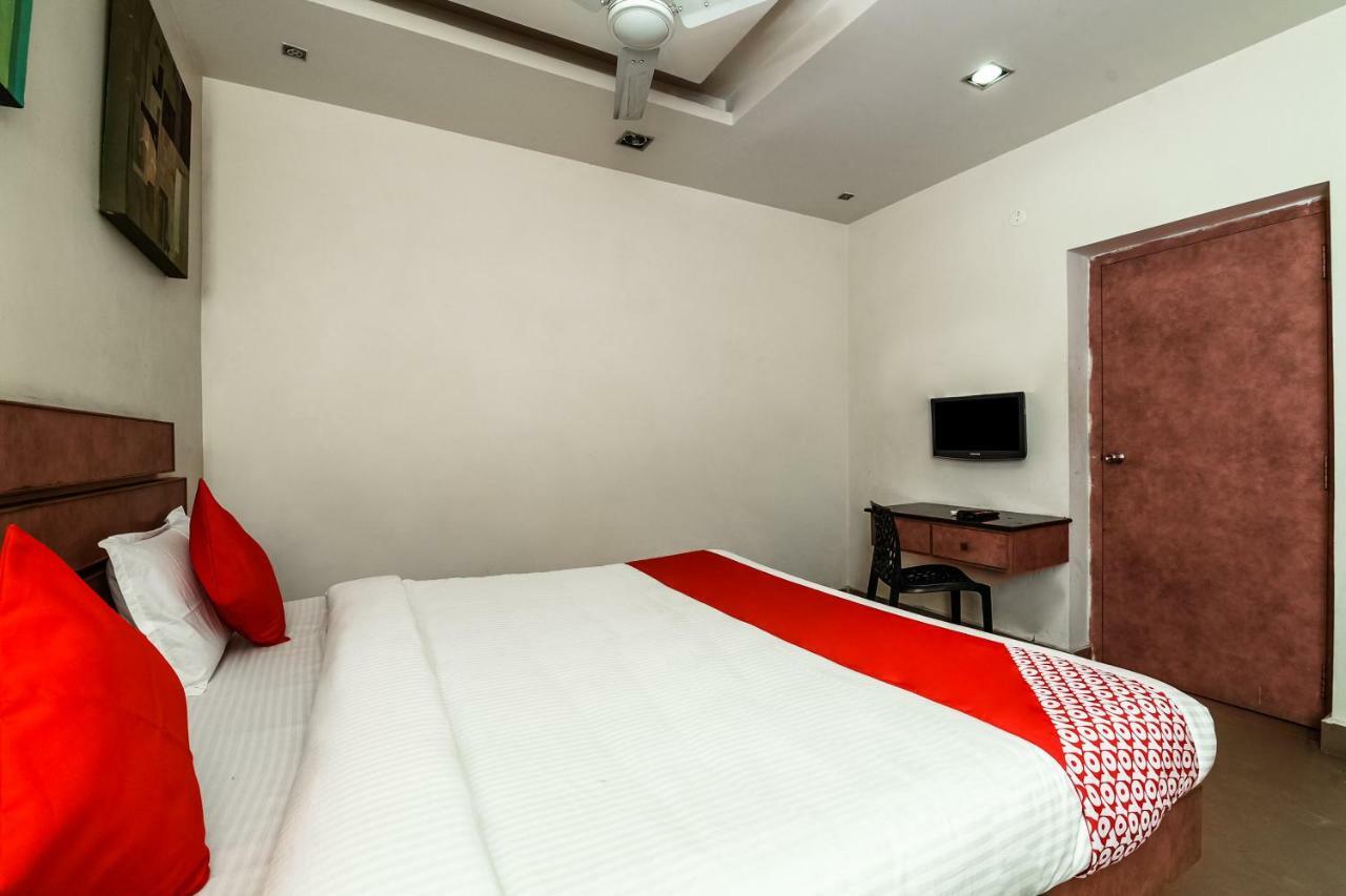 Oyo 28856 Manjeera Inn Visakhapatnam Esterno foto