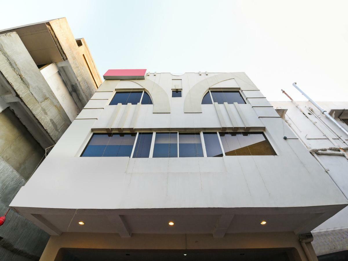 Oyo 28856 Manjeera Inn Visakhapatnam Esterno foto