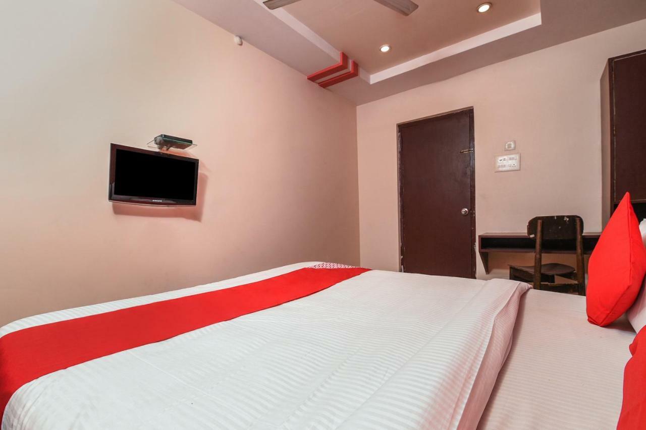Oyo 28856 Manjeera Inn Visakhapatnam Esterno foto