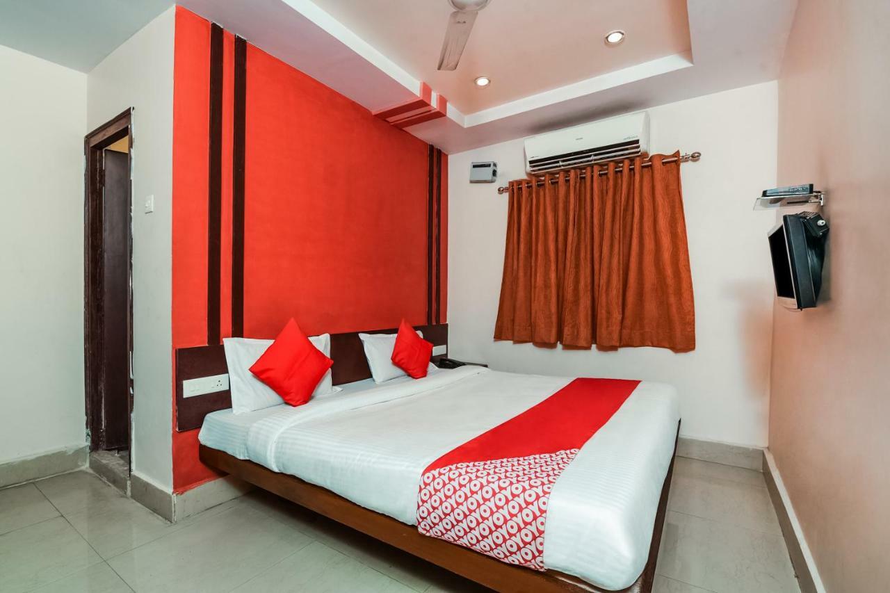 Oyo 28856 Manjeera Inn Visakhapatnam Esterno foto