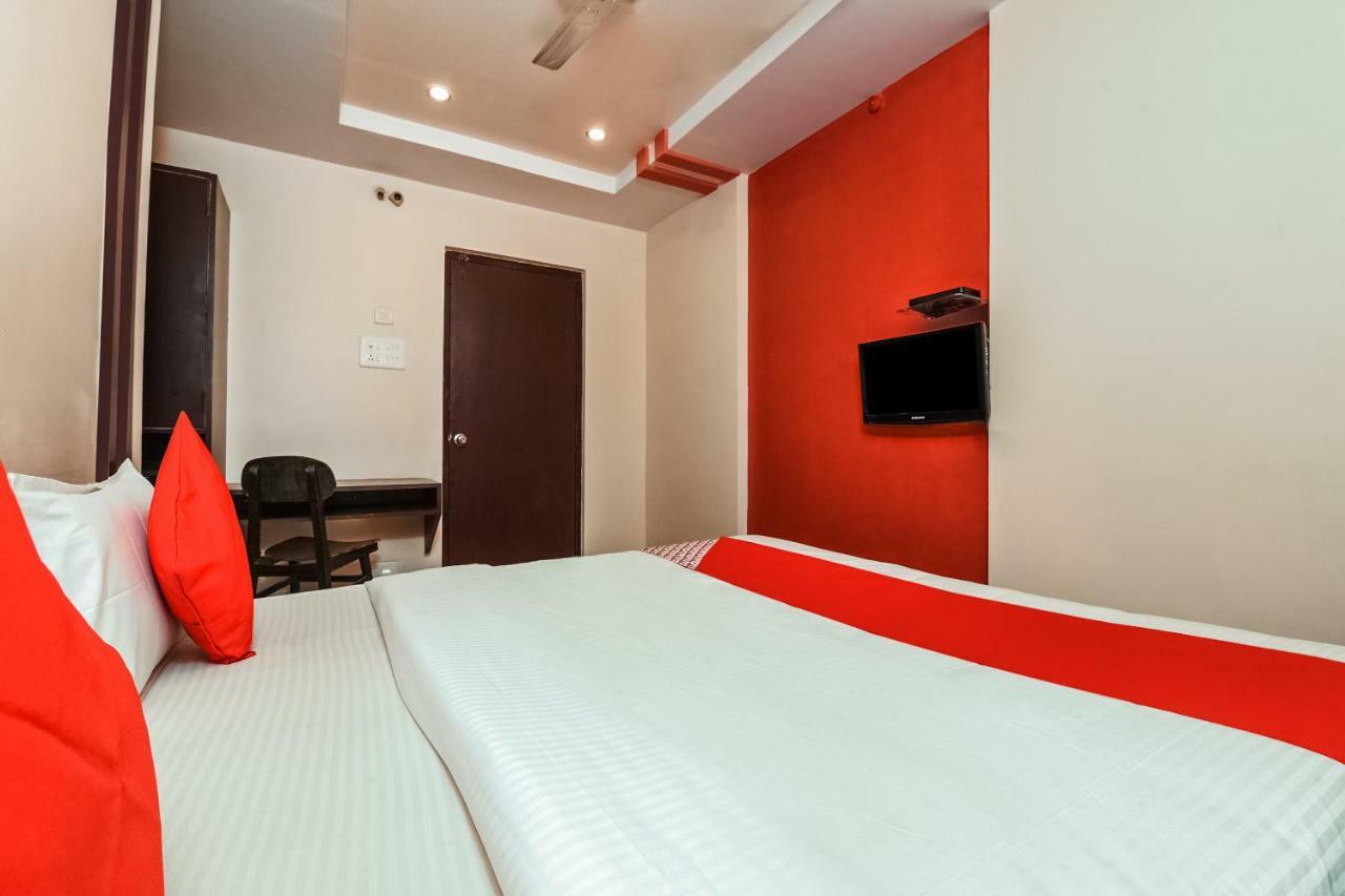 Oyo 28856 Manjeera Inn Visakhapatnam Esterno foto
